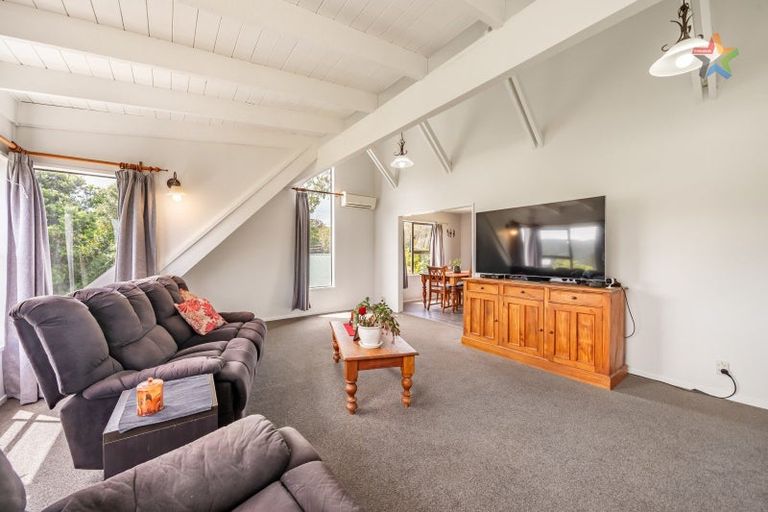 Photo of property in 21 Whitechapel Grove, Stokes Valley, Lower Hutt, 5019