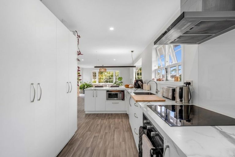 Photo of property in 40 Clifton Terrace, Fitzherbert, Palmerston North, 4410
