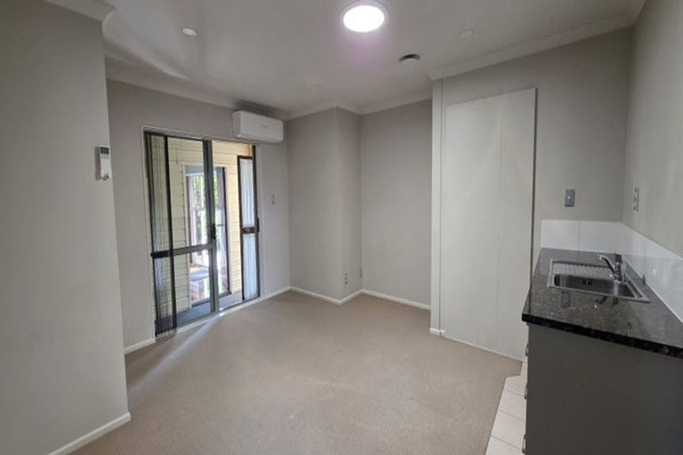 Photo of property in 37 Donegal Park Drive, Flat Bush, Auckland, 2019