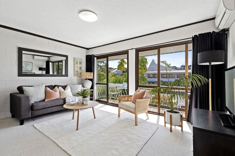 Photo of property in 9/1 Glen Road, Browns Bay, Auckland, 0630