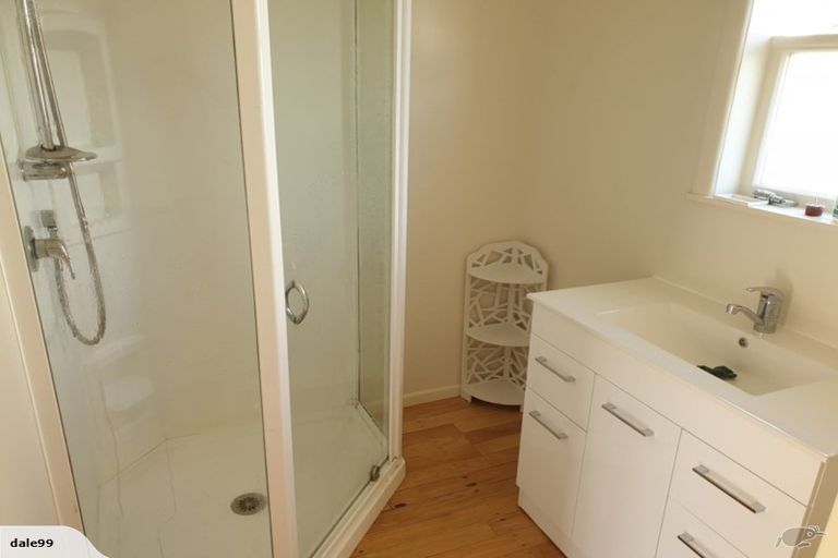 Photo of property in 21 Linwood Avenue, Forrest Hill, Auckland, 0620