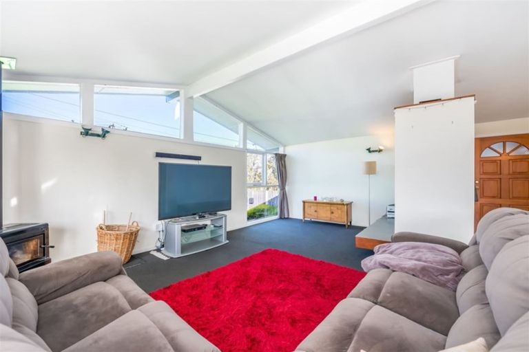 Photo of property in 3 Wilson Grove, Normandale, Lower Hutt, 5010