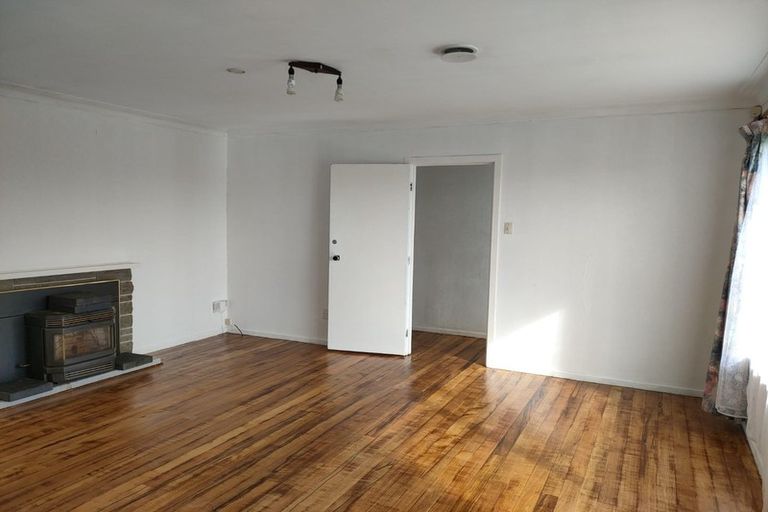 Photo of property in 25 Raglan Street, Mangere East, Auckland, 2024