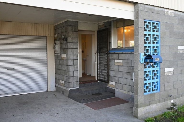 Photo of property in 5 Gladstone Street, Westport, 7825