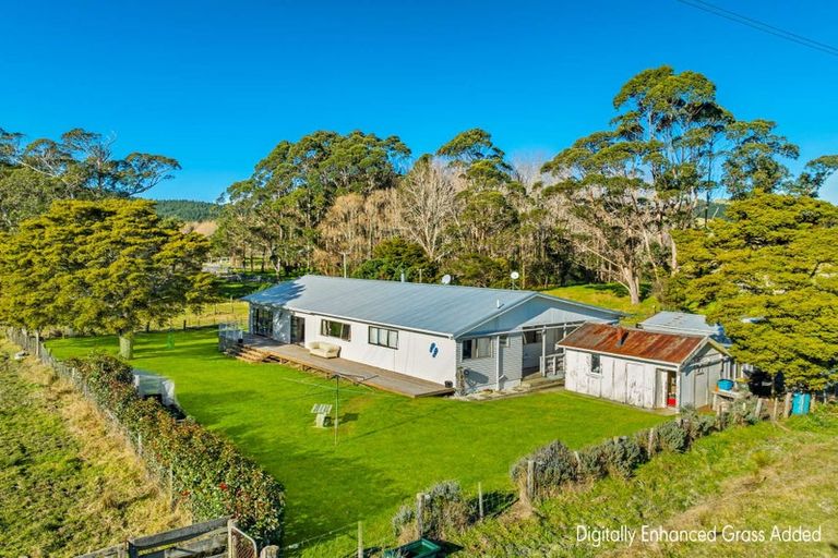 Photo of property in 3135 Kaipara Coast Highway, Glorit, Warkworth, 0984