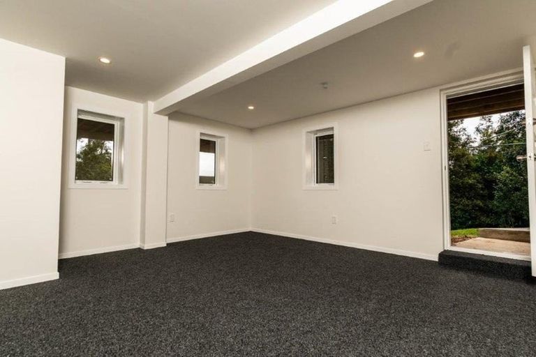Photo of property in 6 Gilpin Place, Beach Haven, Auckland, 0626