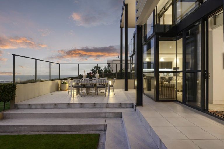 Photo of property in 23a Glendevere Terrace, Redcliffs, Christchurch, 8081