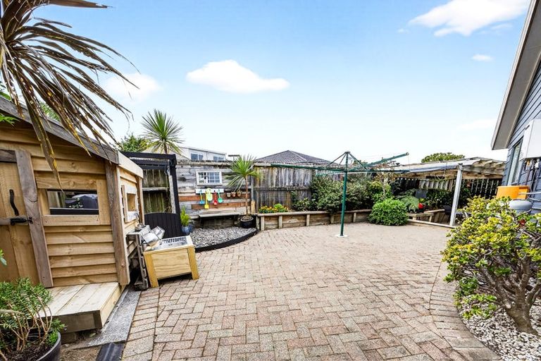 Photo of property in 15 Harvest Drive, Henderson, Auckland, 0612