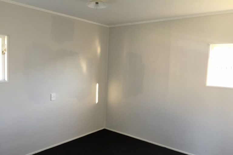 Photo of property in 84 Maplesden Drive, Clendon Park, Auckland, 2103