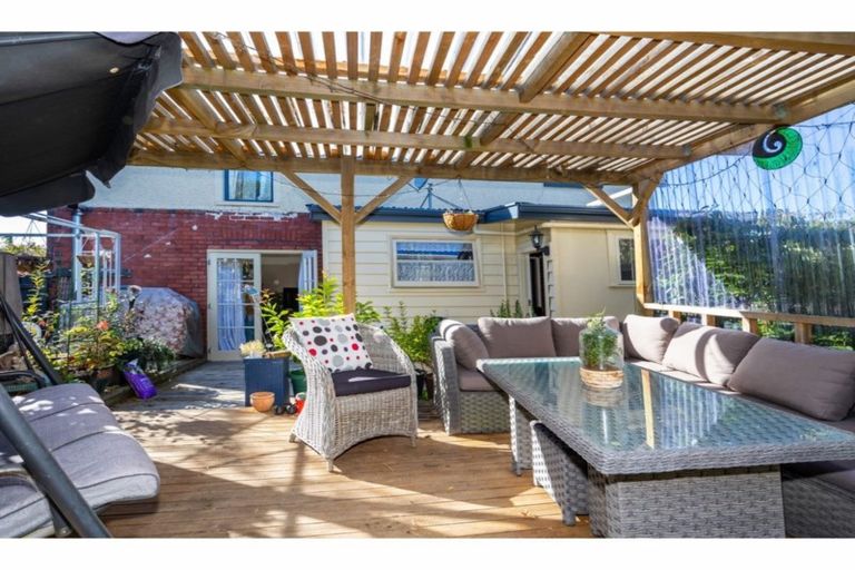 Photo of property in 4 Seaview Terrace, Bluff Hill, Napier, 4110