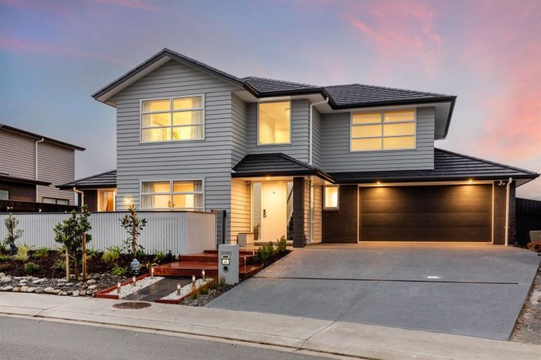 Photo of property in 11 Rotorua Grove, Aotea, Porirua, 5024