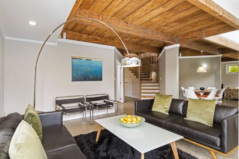 Photo of property in 890 Beach Road, Waiake, Auckland, 0630