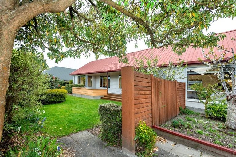 Photo of property in 54 Apsley Drive, Avonhead, Christchurch, 8042
