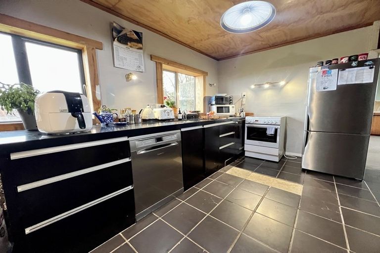 Photo of property in 2112 Orepuki Riverton Highway, Pahia, Riverton, 9881