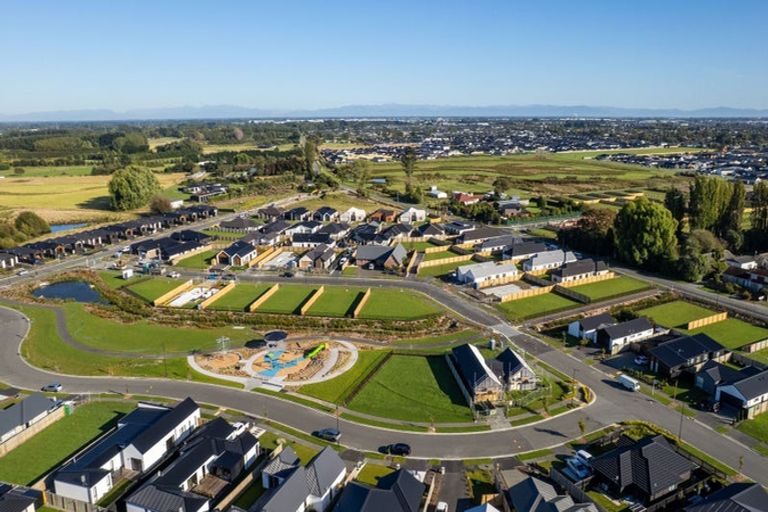 Photo of property in 21 Paradise Way, Halswell, Christchurch, 8025