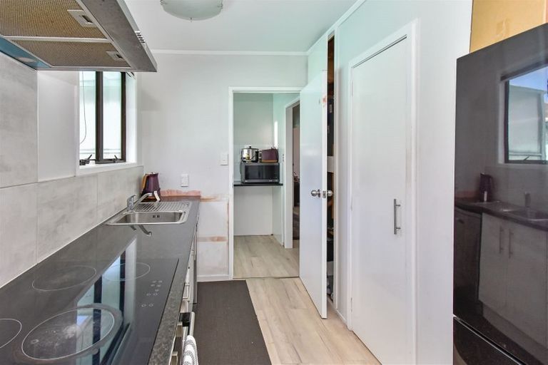 Photo of property in 18 Taitimu Drive, Weymouth, Auckland, 2103