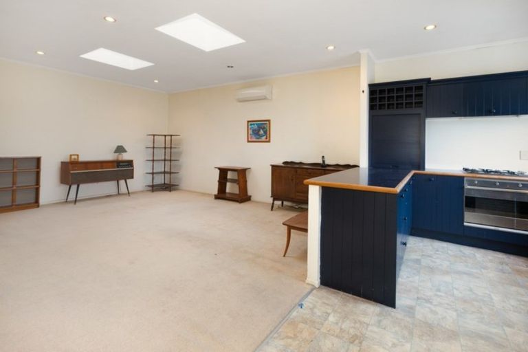 Photo of property in 13 Huia Road, Point Chevalier, Auckland, 1022