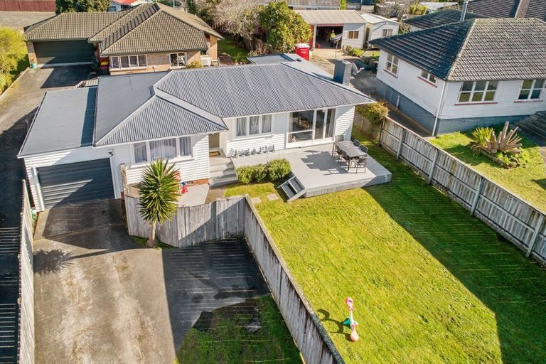 Photo of property in 10 Shirley Avenue, Papakura, 2110