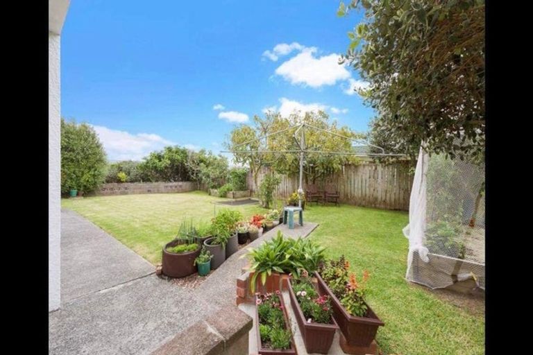 Photo of property in 82 Royal View Road, Te Atatu South, Auckland, 0610