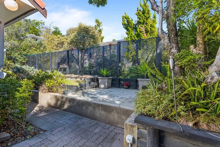 Photo of property in 1/22 Malters Place, Browns Bay, Auckland, 0630