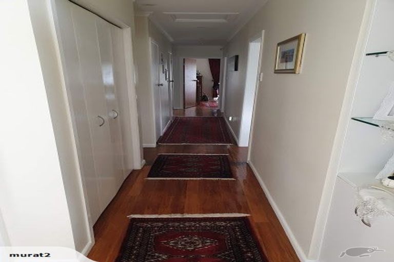 Photo of property in 16 Turville Crescent, Newlands, Wellington, 6037