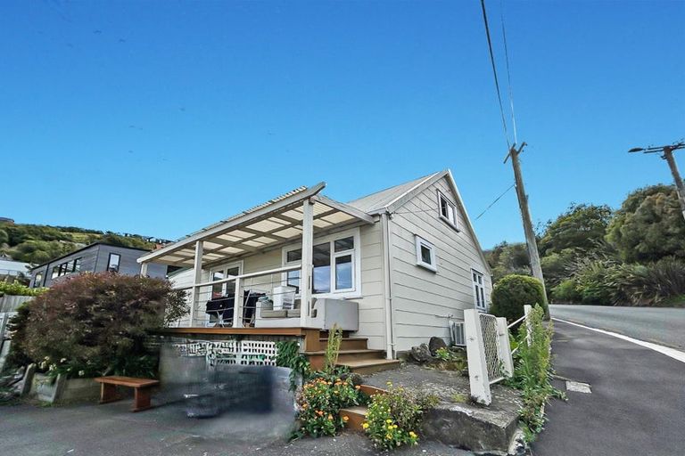 Photo of property in 3 Brenchley Road, Lyttelton, 8082