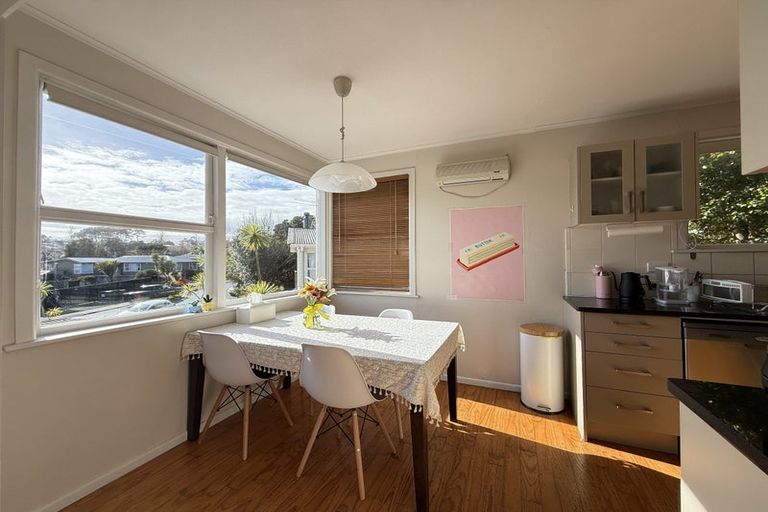 Photo of property in 9 Linwood Avenue, Forrest Hill, Auckland, 0620