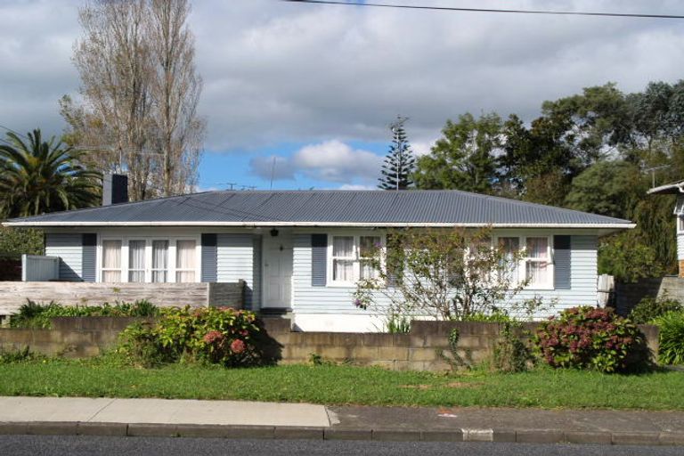 Photo of property in 2 Wood Avenue, Howick, Auckland, 2014