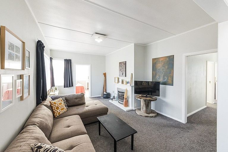 Photo of property in 35 Kauri Street, Roslyn, Palmerston North, 4414