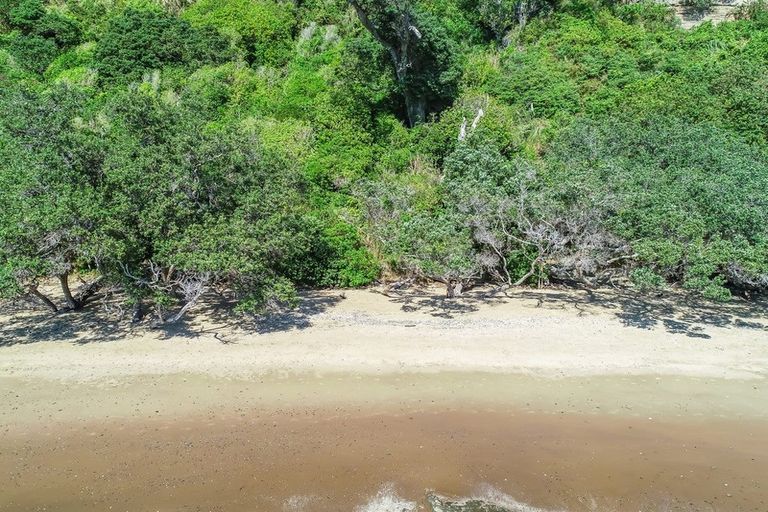 Photo of property in 106a Vipond Road, Stanmore Bay, Whangaparaoa, 0932