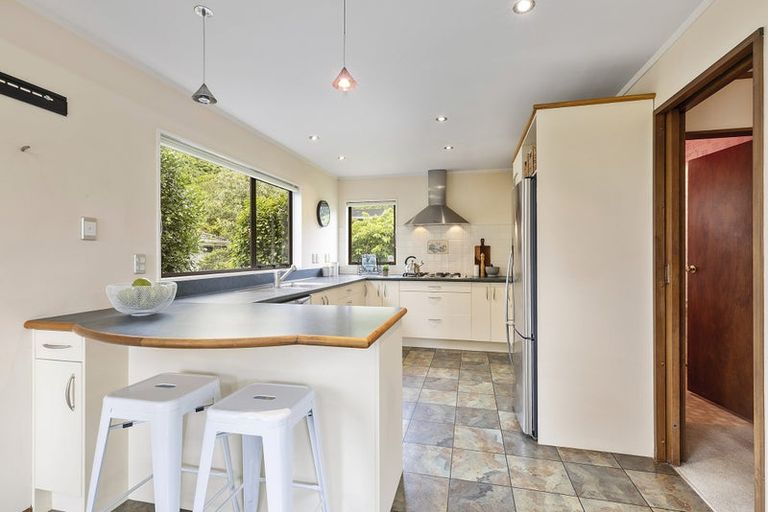 Photo of property in 64 Woodman Drive, Tawa, Wellington, 5028