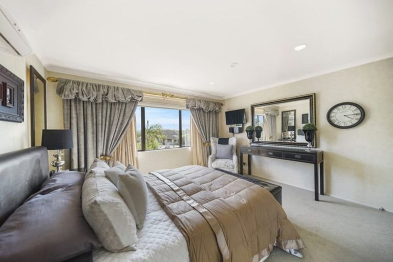 Photo of property in 20 Heyington Way, East Tamaki Heights, Auckland, 2016