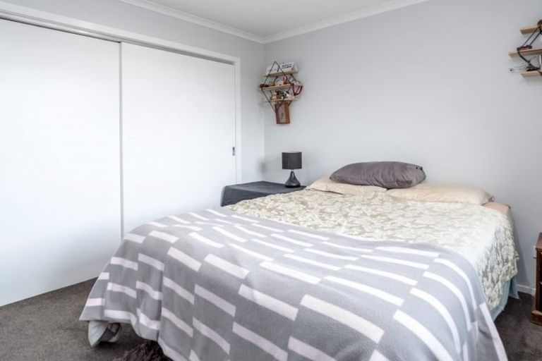 Photo of property in 4 Tarata Grove, Lansdowne, Masterton, 5810