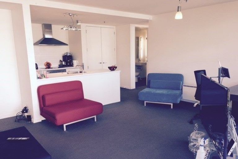 Photo of property in Montreaux Apartments, 5e/164 The Terrace, Wellington Central, Wellington, 6011
