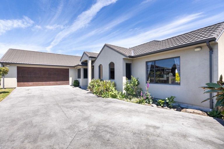 Photo of property in 41 Karamea Street, Whalers Gate, New Plymouth, 4310