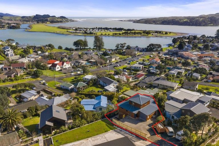 Photo of property in 16 Upper Bow Street, Raglan, 3225