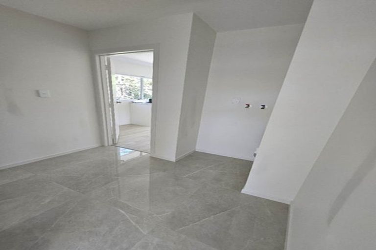 Photo of property in 69a Farquhar Road, Glendene, Auckland, 0602