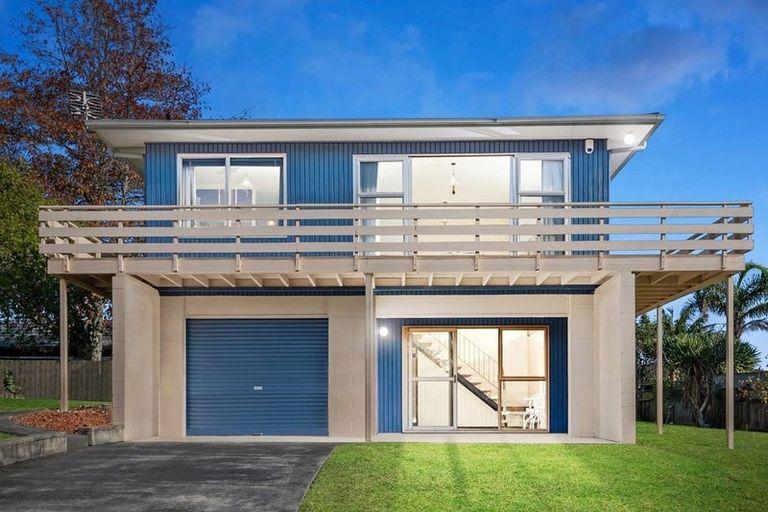 Photo of property in 42 Miltonia Avenue, Te Atatu South, Auckland, 0610
