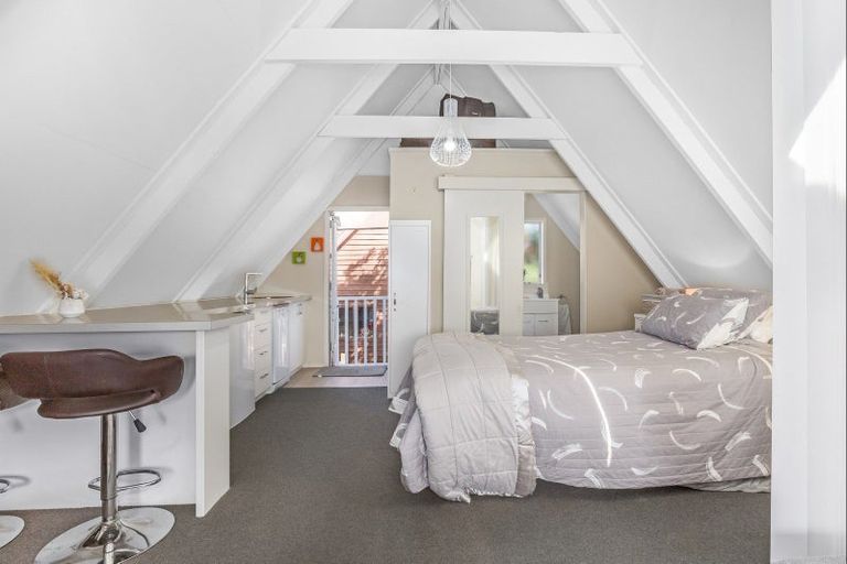 Photo of property in 16 Karu Crescent, Waikanae, 5036