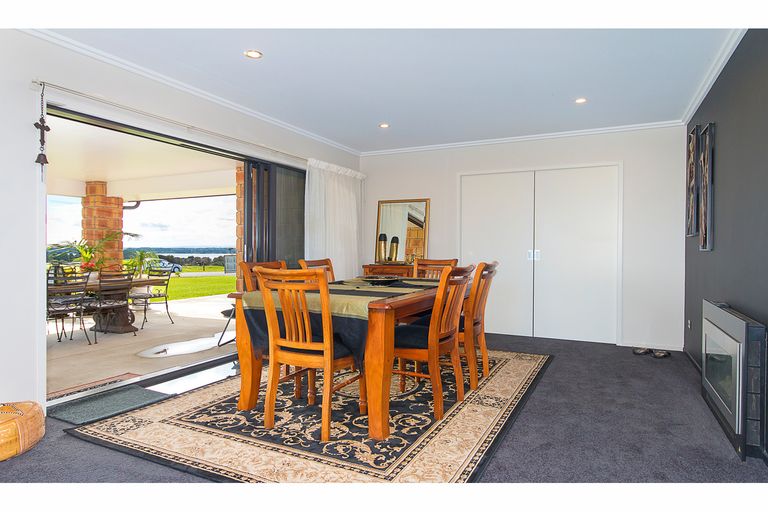 Photo of property in 875 Awhitu Road, Pollok, Waiuku, 2683