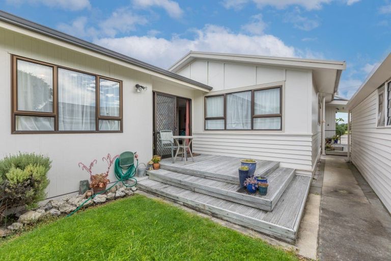 Photo of property in 76 Meeanee Quay, Westshore, Napier, 4110