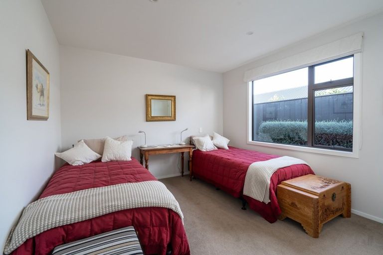 Photo of property in 27 Pukenamu Road, Rainbow Point, Taupo, 3330
