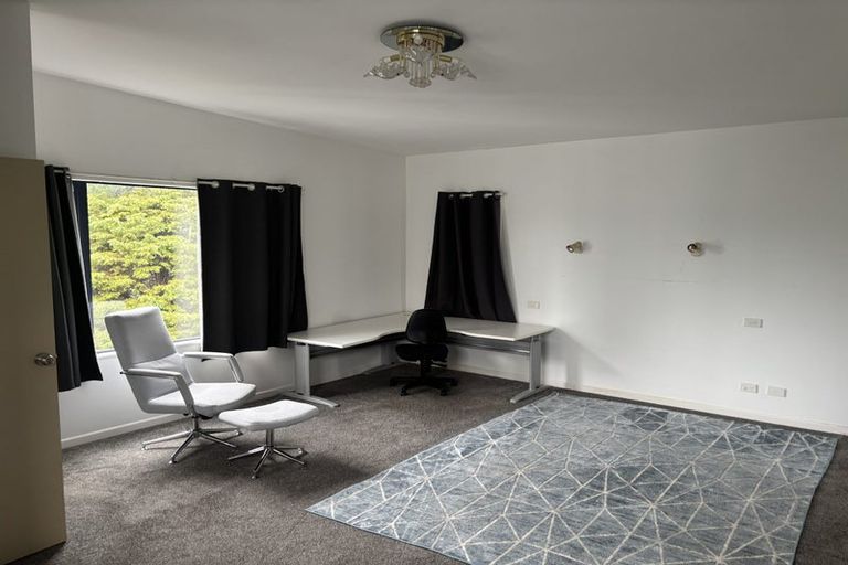 Photo of property in 31 Summit Road, Fairfield, Lower Hutt, 5011