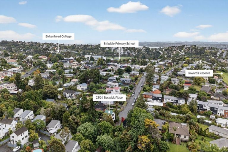 Photo of property in 23/24 Beswick Place, Birkdale, Auckland, 0626