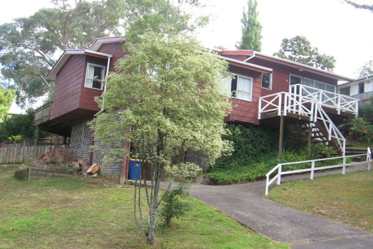 Photo of property in 9 West Glade Crescent, Birkenhead, Auckland, 0626