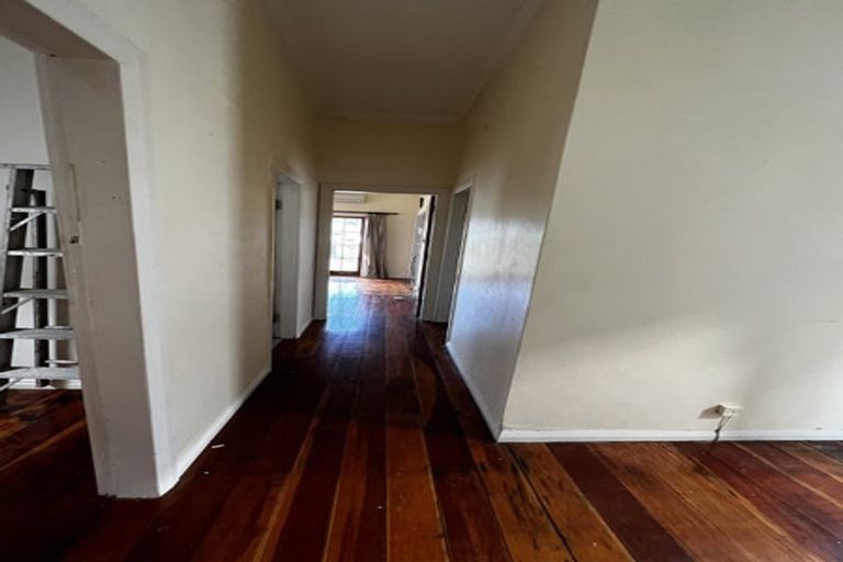 Photo of property in 218 Clyde Street, Island Bay, Wellington, 6023
