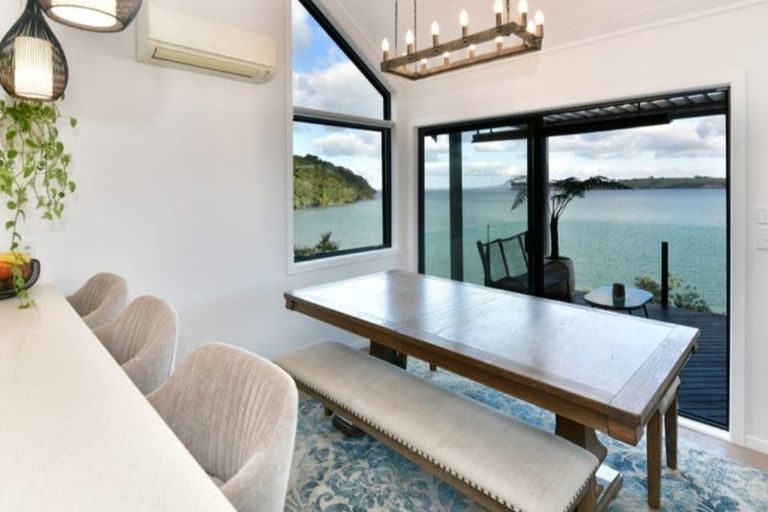 Photo of property in 254 Wade River Road, Wade Heads, Whangaparaoa, 0932