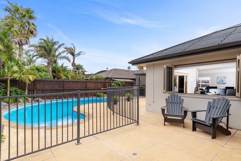 Photo of property in 18 Saint Clair Place, Papamoa Beach, Papamoa, 3118