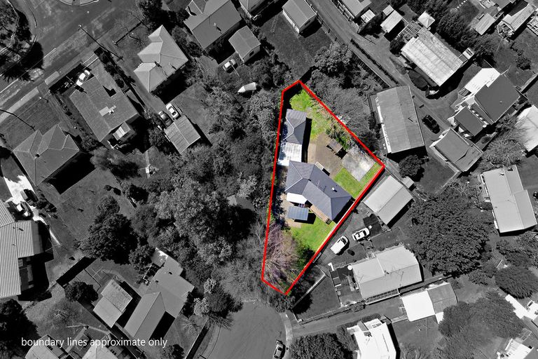 Photo of property in 12 Barnard Place, Manurewa East, Auckland, 2102