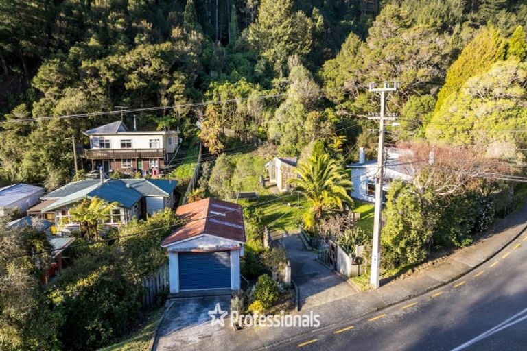 Photo of property in 49 Elmslie Road, Pinehaven, Upper Hutt, 5019
